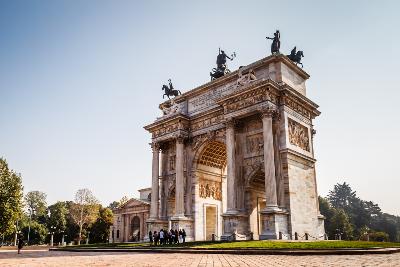 Milan Italy Attractions: Arch of Peach by Auto Europe