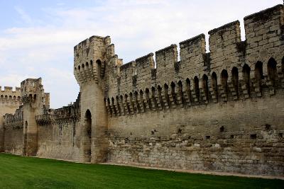 Things to Do in Avignon: Check Out the City Walls